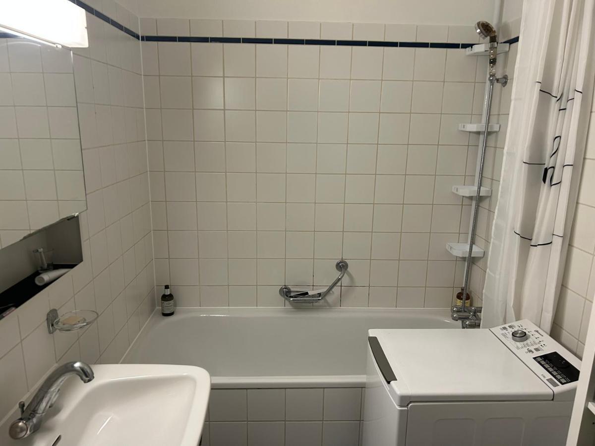 Double Bedroom & Kitchen - Perle Du Lac, Genève