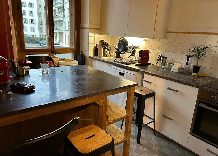 Double Bedroom & Kitchen - Perle Du Lac, Geneva