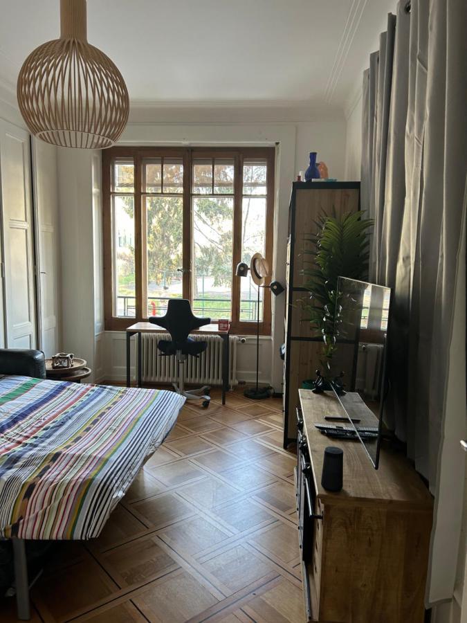 Double Bedroom & Kitchen - Perle Du Lac, Quarto em Acomodações Particulares Genebra